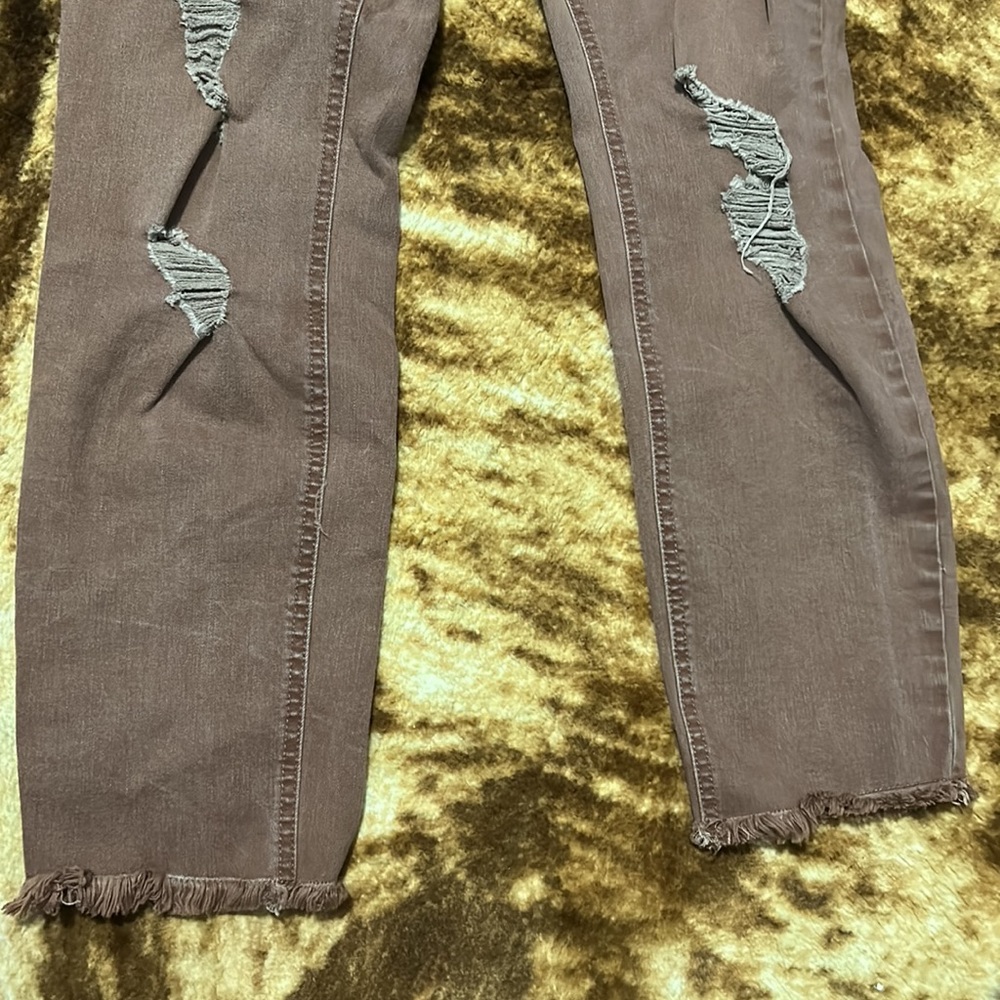 Cropped Pink Ripped Jeans - Picture 5 of 5